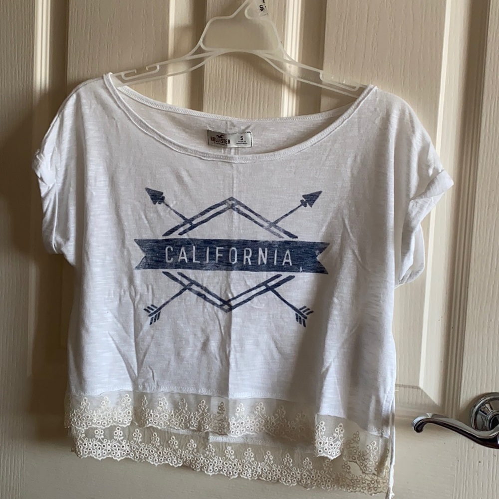 Hollister Women’s Cropped Tshirt Size Small